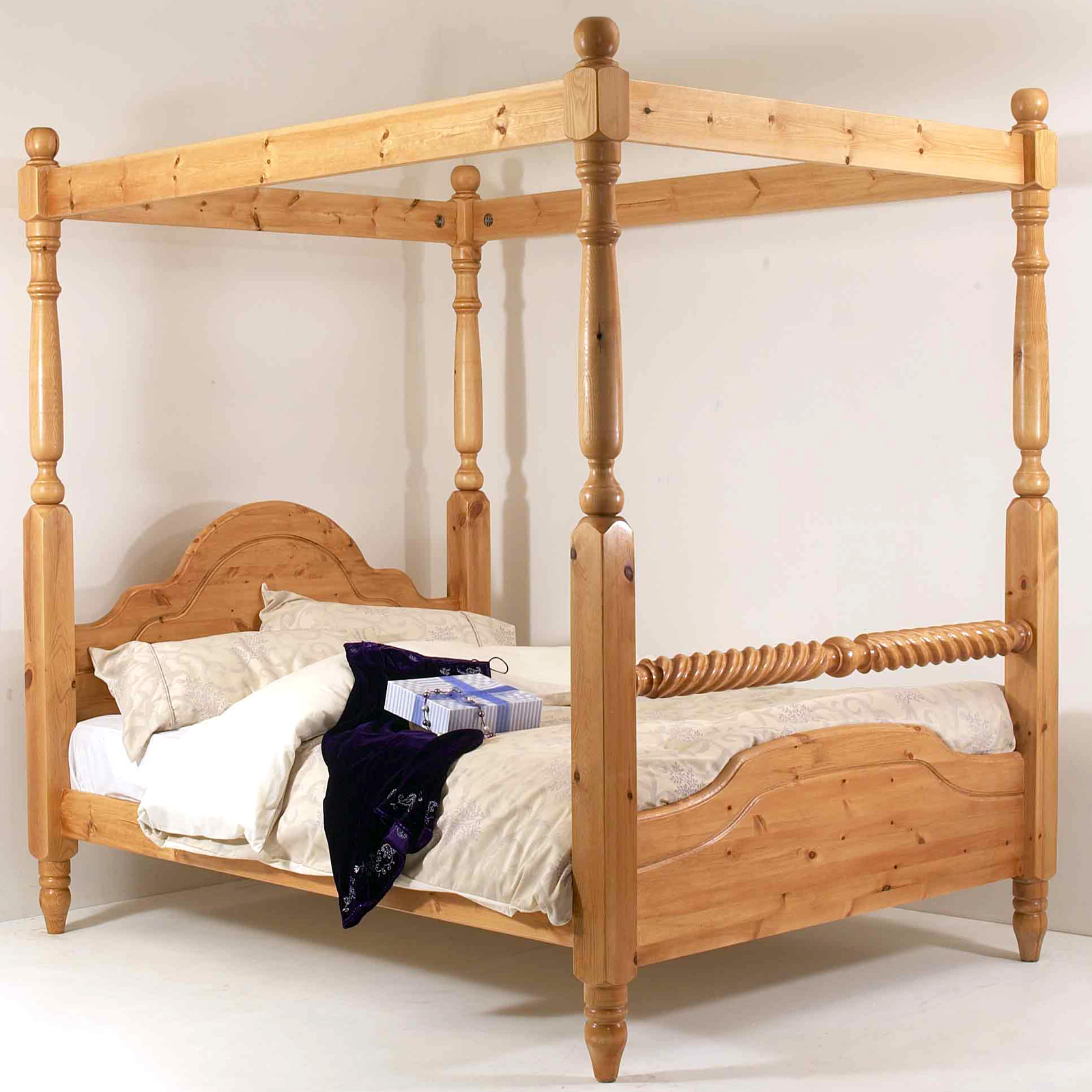 6ft Classic Rail Four Poster Bed Super, Super King Bed 4 Poster